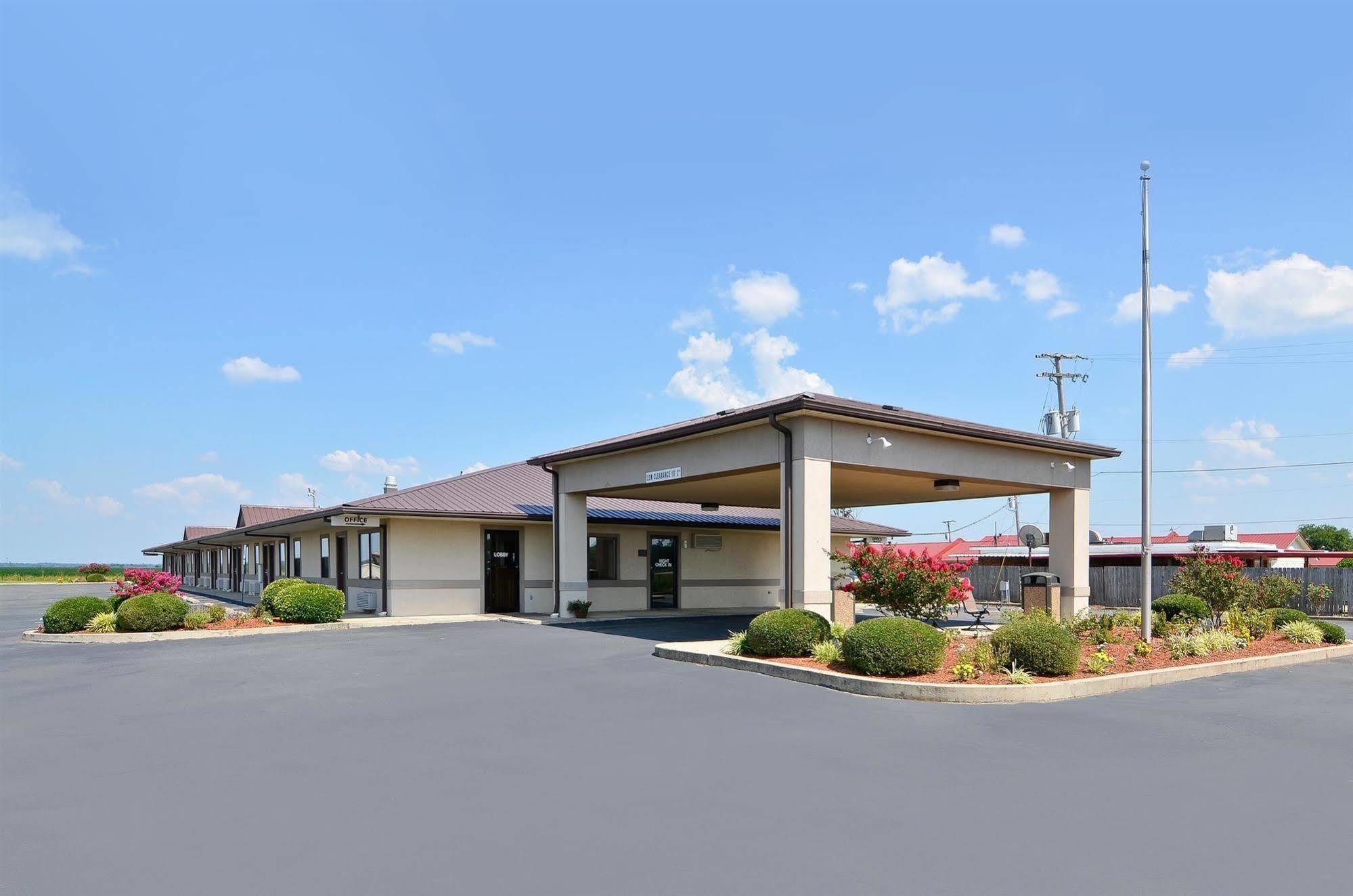 Super 8 By Wyndham Mcgehee Hotel Buitenkant foto